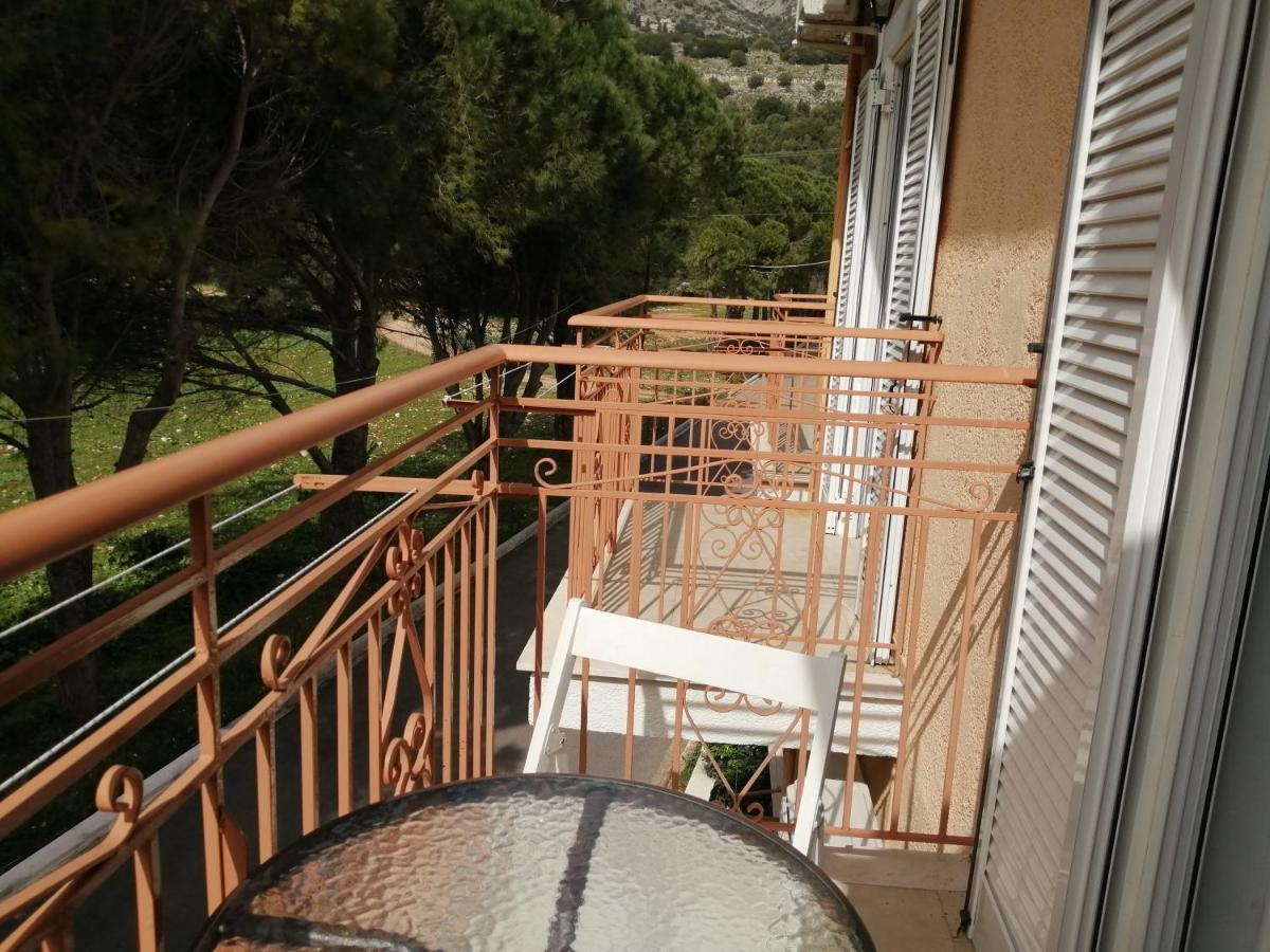 Afrodite Spacious Apartments! Agia Efimia Exterior photo