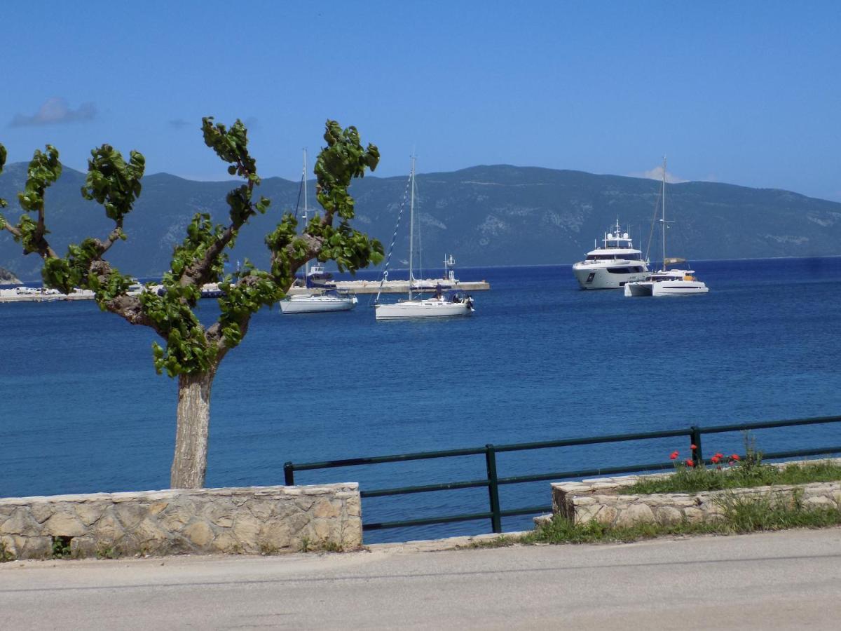 Afrodite Spacious Apartments! Agia Efimia Exterior photo