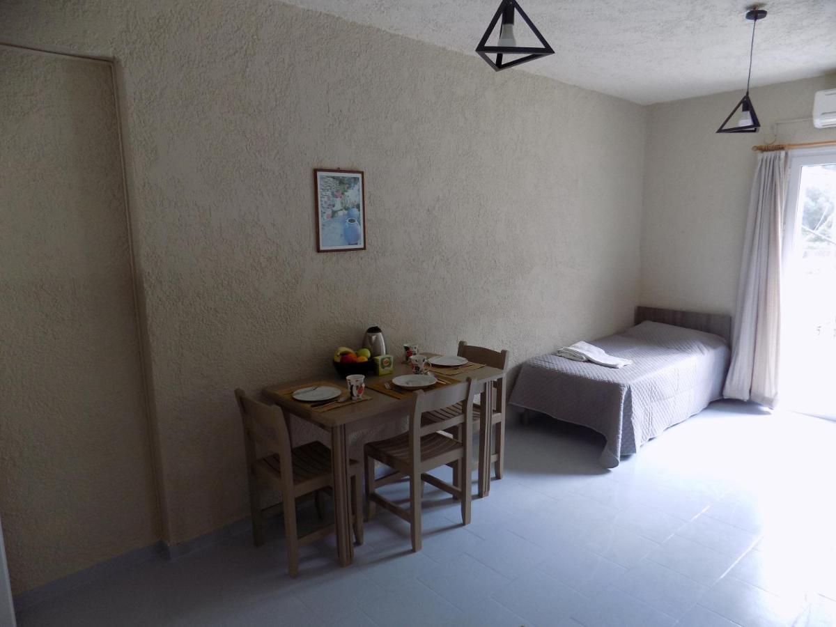 Afrodite Spacious Apartments! Agia Efimia Exterior photo