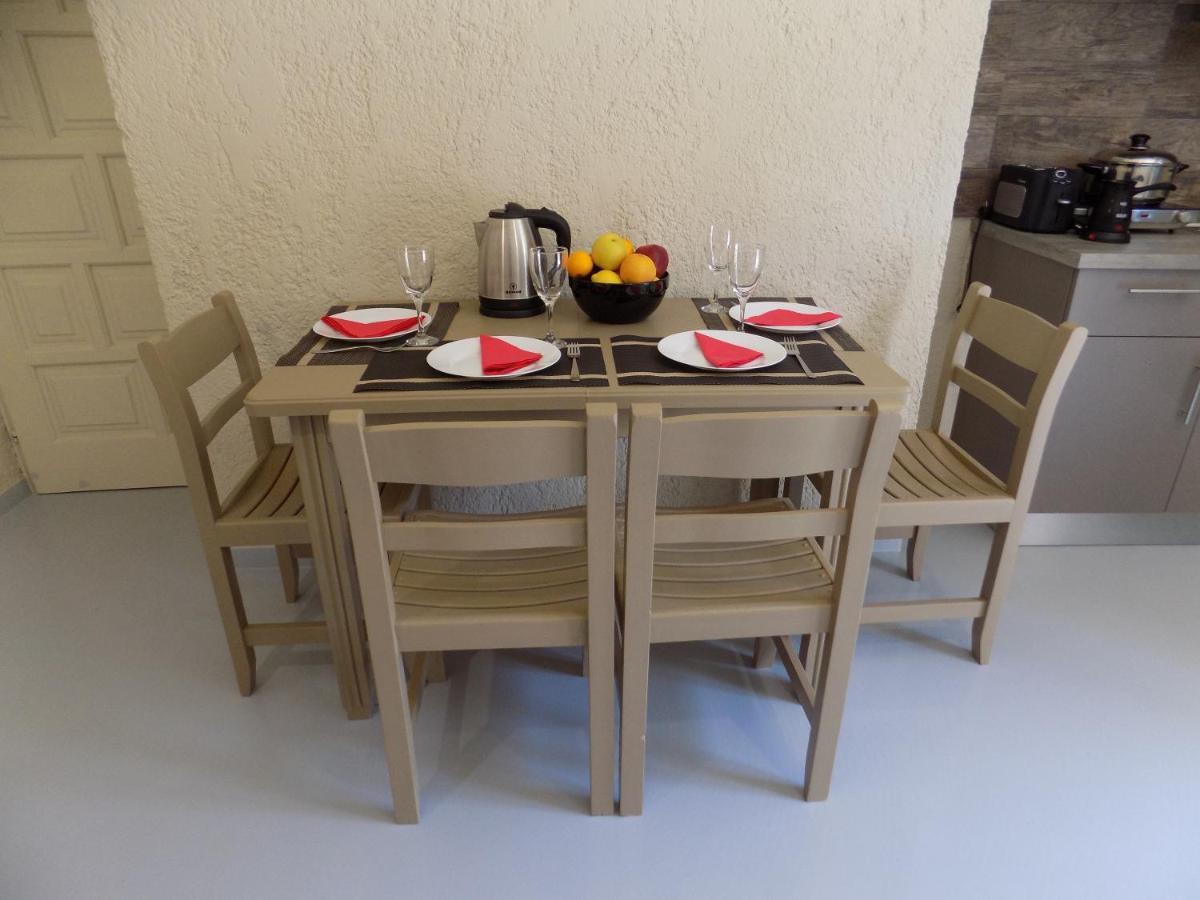 Afrodite Spacious Apartments! Agia Efimia Exterior photo