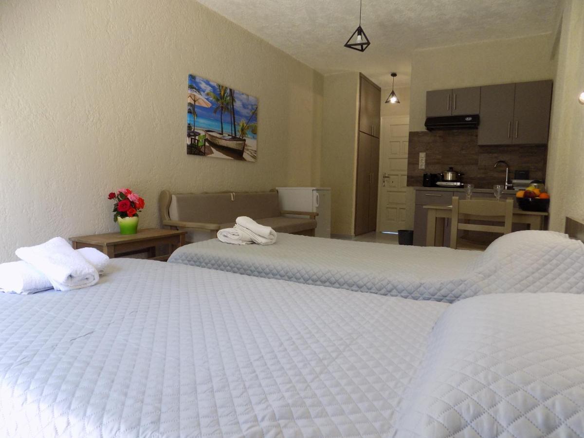 Afrodite Spacious Apartments! Agia Efimia Exterior photo