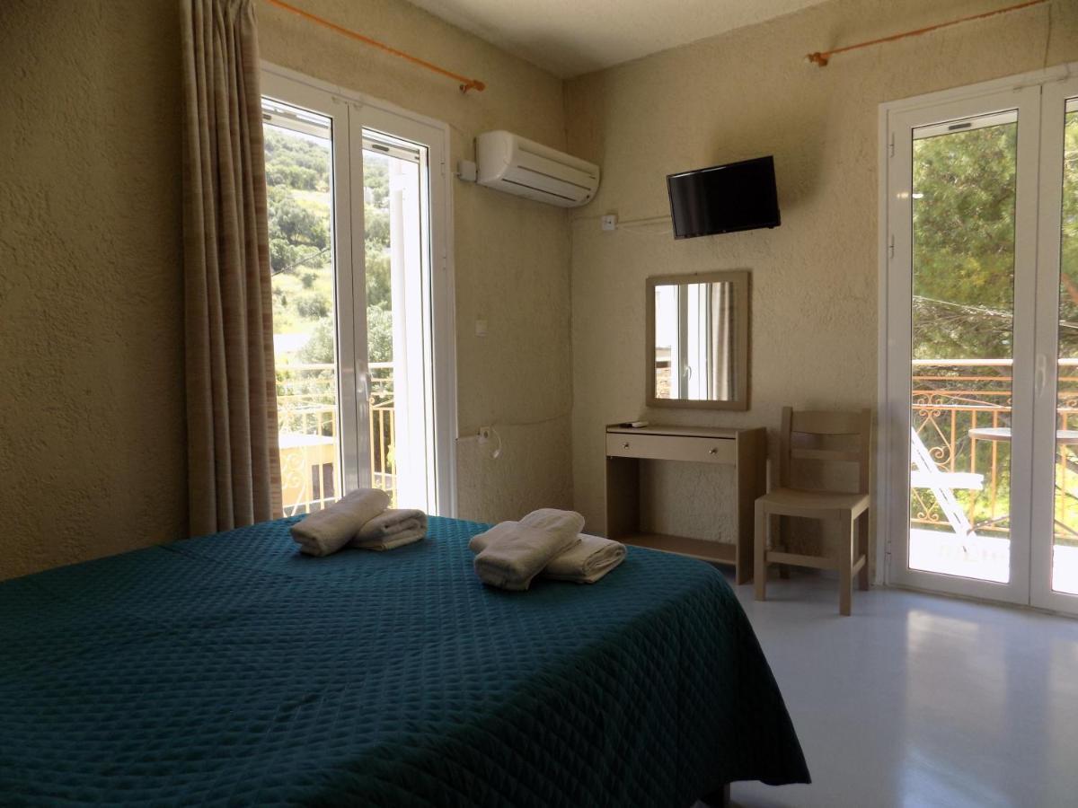 Afrodite Spacious Apartments! Agia Efimia Exterior photo