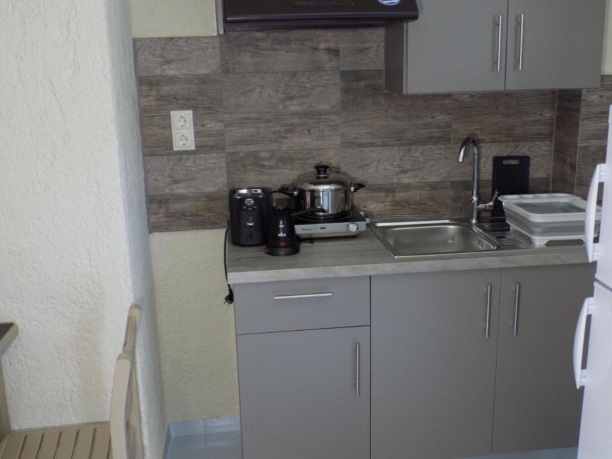 Afrodite Spacious Apartments! Agia Efimia Exterior photo