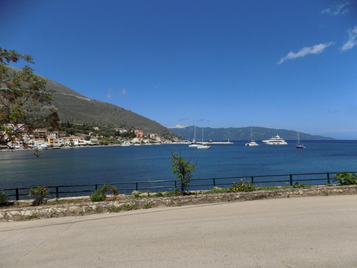 Afrodite Spacious Apartments! Agia Efimia Exterior photo