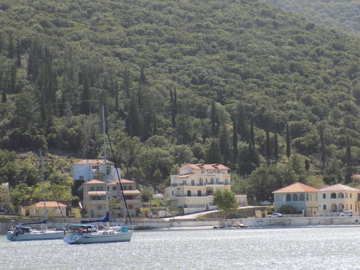 Afrodite Spacious Apartments! Agia Efimia Exterior photo