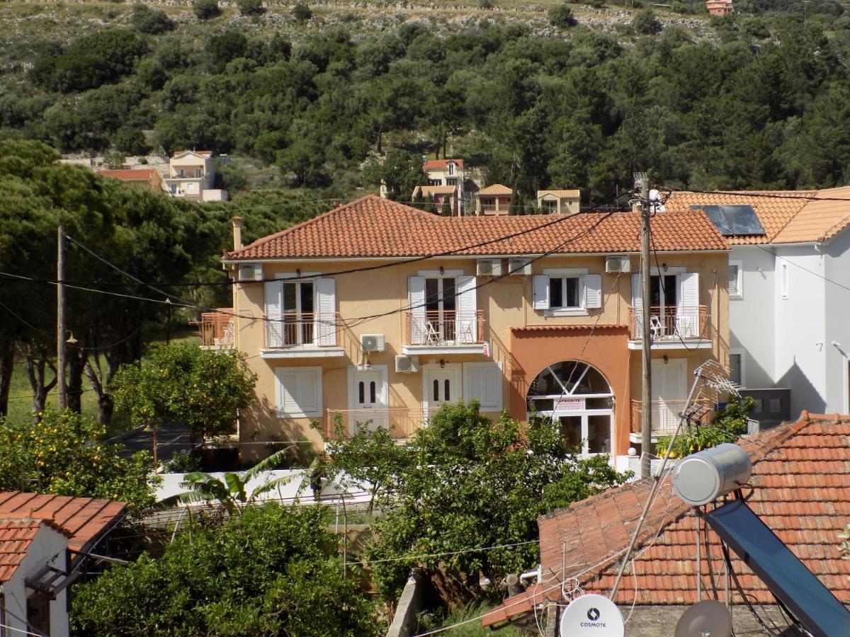 Afrodite Spacious Apartments! Agia Efimia Exterior photo