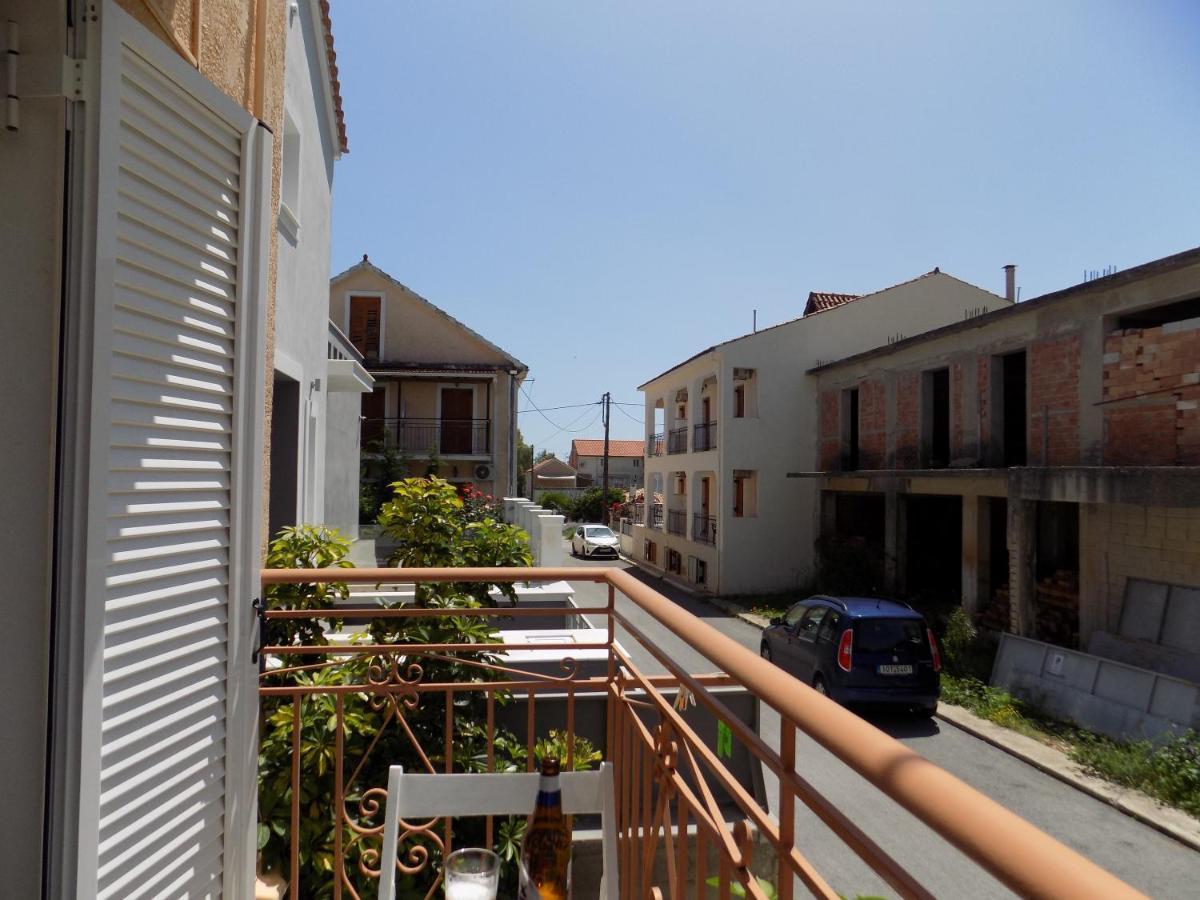 Afrodite Spacious Apartments! Agia Efimia Exterior photo