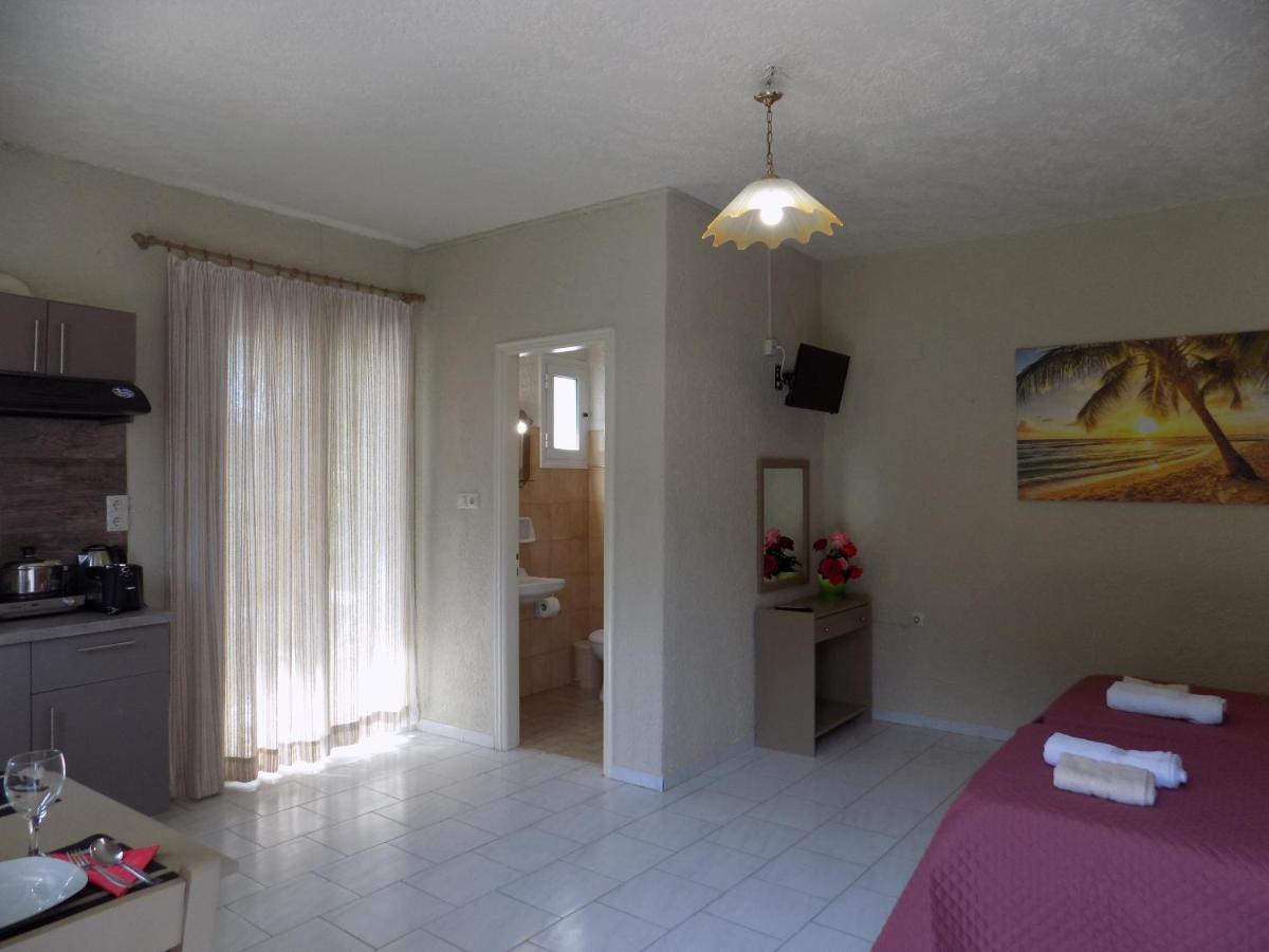 Afrodite Spacious Apartments! Agia Efimia Exterior photo