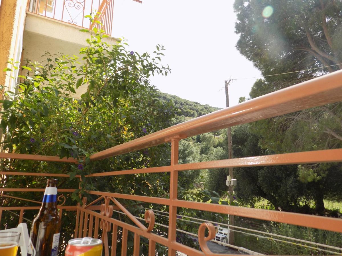 Afrodite Spacious Apartments! Agia Efimia Exterior photo